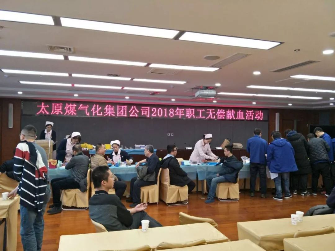 感恩寒冬腊月时的雪中送炭,腊八节愿你有人暖心有人暖身