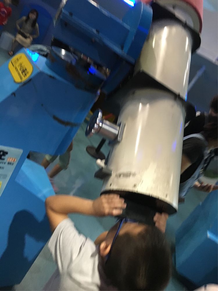 和小屁孩们一起出去玩的视频,和小屁孩玩的一天