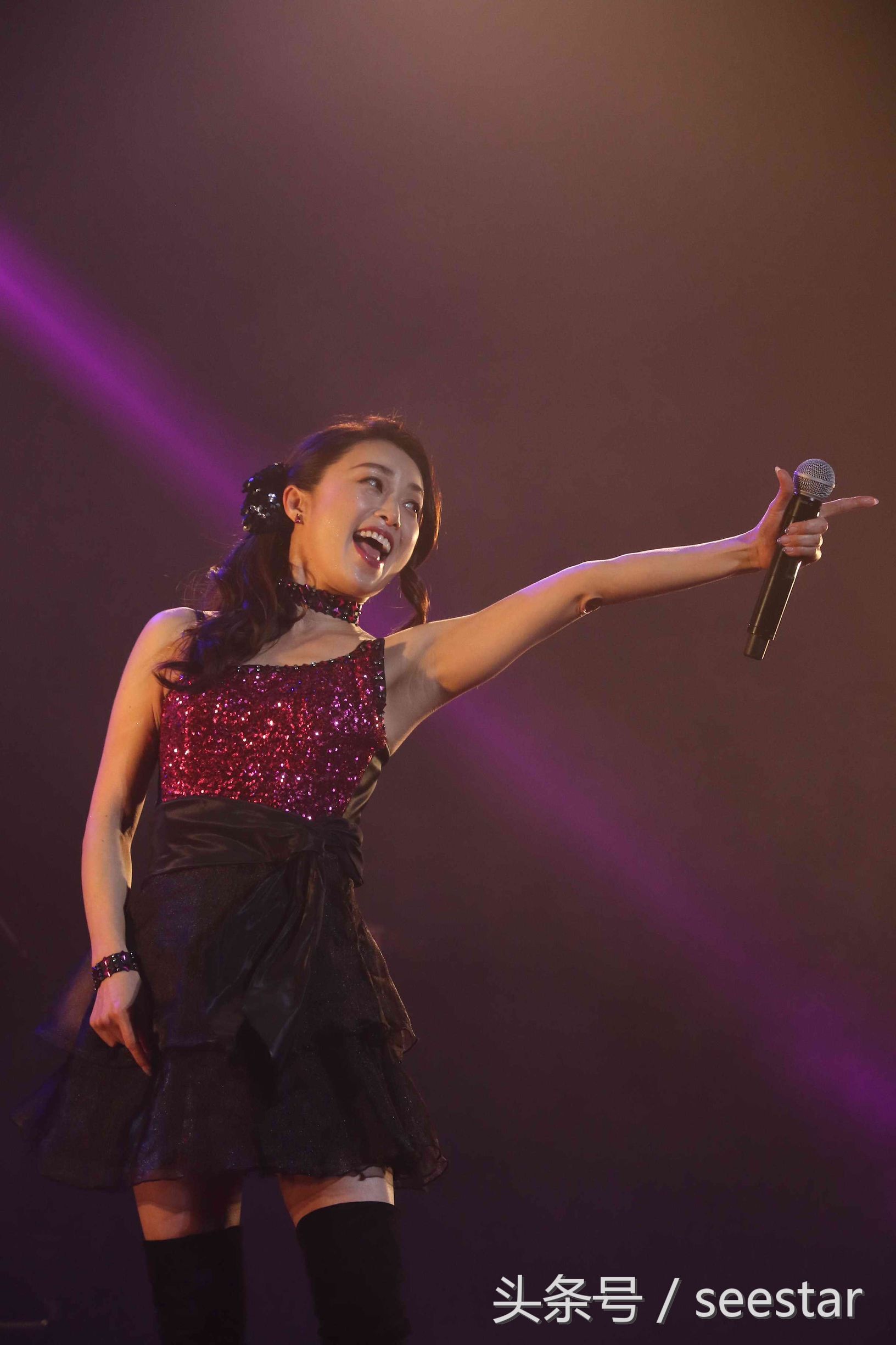 酒井法子复出唱歌,酒井法子现场视频