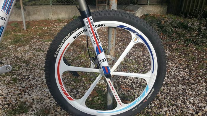 国外拍卖行拍卖奢侈品保时捷-马蒂尼赛车VotecF7自行车