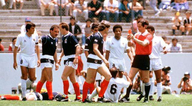 足球历史上那些有趣的故事,足球运动员最快的100米纪录