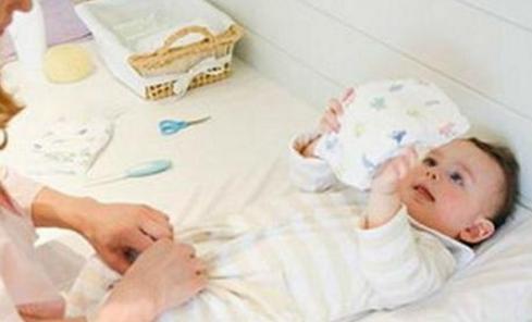 孩子屁股老有尿骚味,孩子身上尿骚味