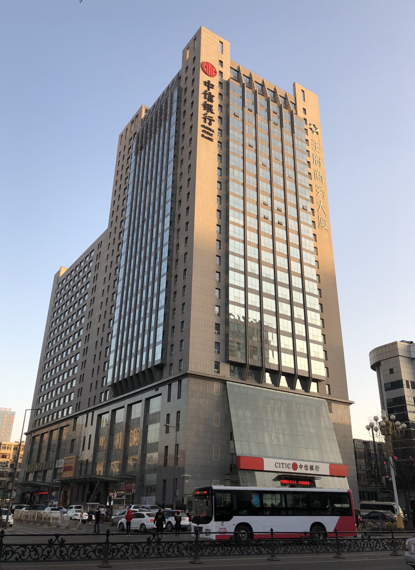 太原老街的真实故事,太原双塔老照片的故事