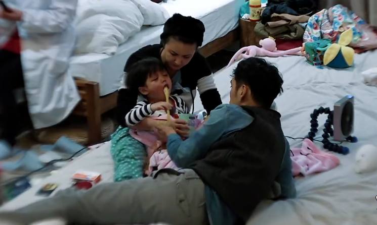 《萌仔萌萌宅》宝贝洗澡着凉，新手爸妈该如何给萌娃洗澡？