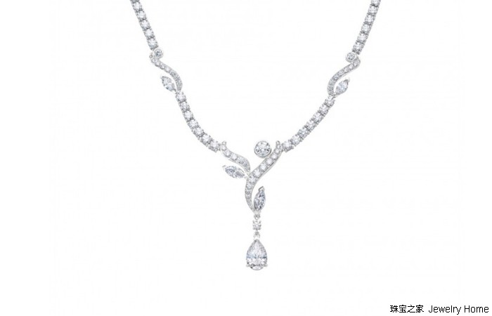 以玫瑰致敬爱情，用钻石铸就永恒