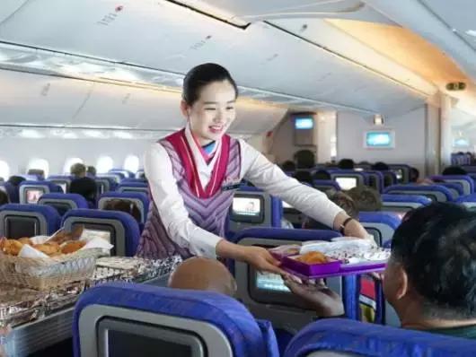 婴儿第一次坐飞机需要注意什么,第一次坐飞机出差需要注意什么