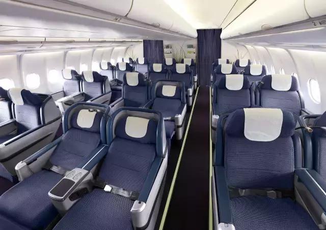 首次坐飞机注意事项违禁物品,第一次坐飞机需要注意什么神回复