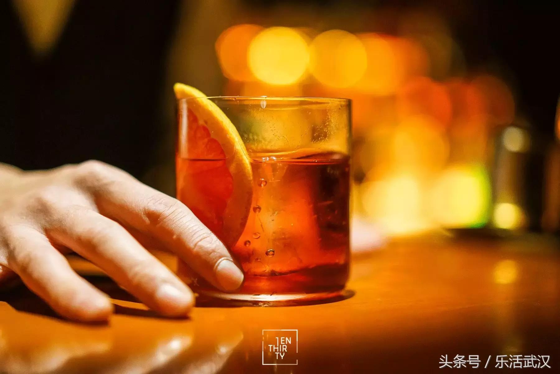 去酒吧点鸡尾酒推荐,去酒吧什么鸡尾酒好喝