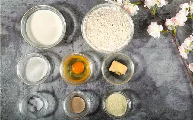 冰镇港式菠萝油 (香港茶餐厅菠萝油是怎样出餐的)