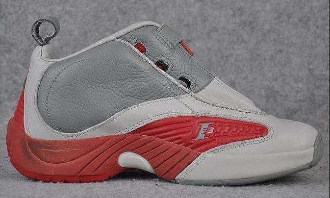 当爱已成往事,艾弗森第1双签名鞋实战