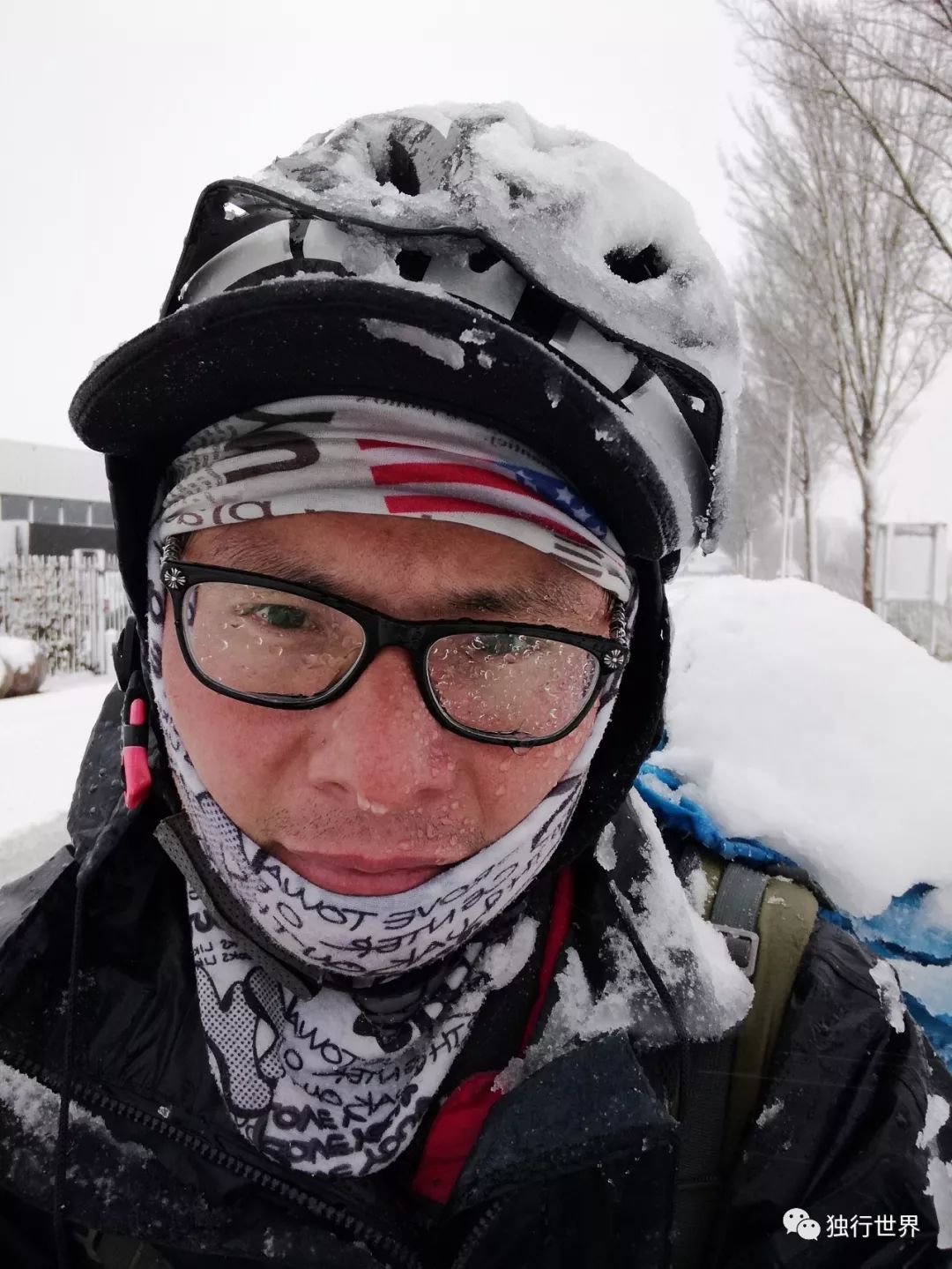 当你还在为生活抱怨,当你还在抱怨生活不易的时候