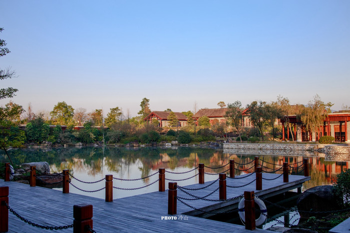 骞夸笢鍝噷鍙互绂呬慨浣忓,宀崡绂呬慨閰掑簵鍥剧墖
