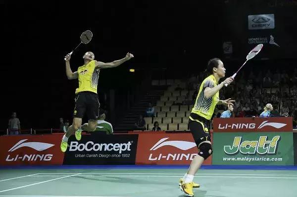 羽毛球应对封网教学,羽毛球双打网前封网技术