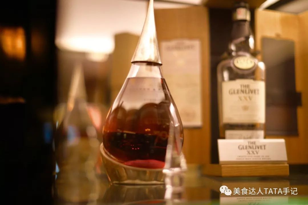 一不留神就掉进坑里,一不留神就会掉进一个大坑