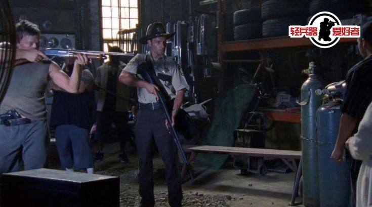 丧尸别跑！《行尸走肉》里那些“对抗丧尸”的终极*器武**（第一季）