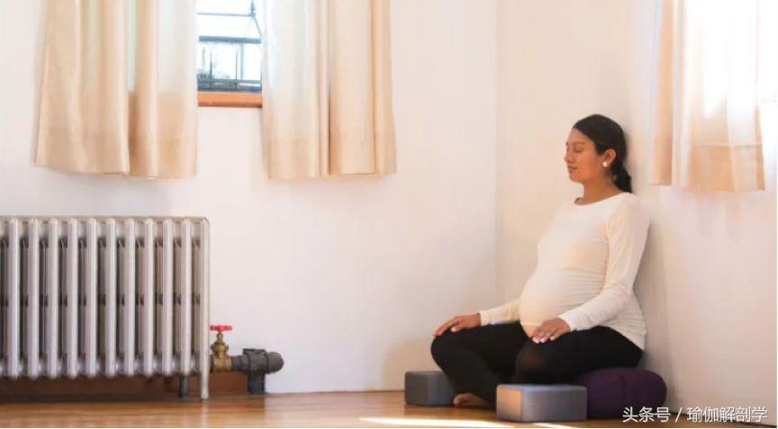 产后骨盆前倾瑜伽动作,缓解孕期骨盆痛的瑜伽动作