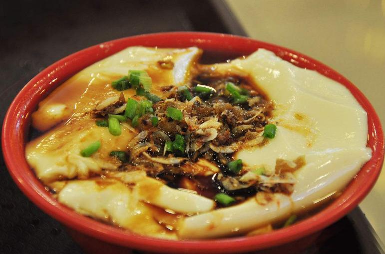 豆腐脑大叔开店30年,一位大叔做豆腐