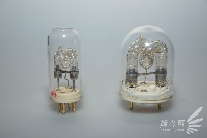 神牛ex600外拍灯用的什么型号电池,雷神之锤降临