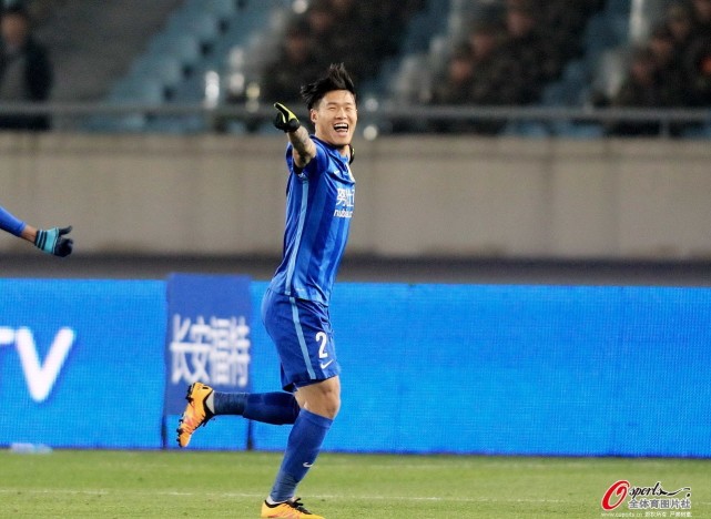 99年的他已经在中超崭露头角,80后的你还打游戏呢?