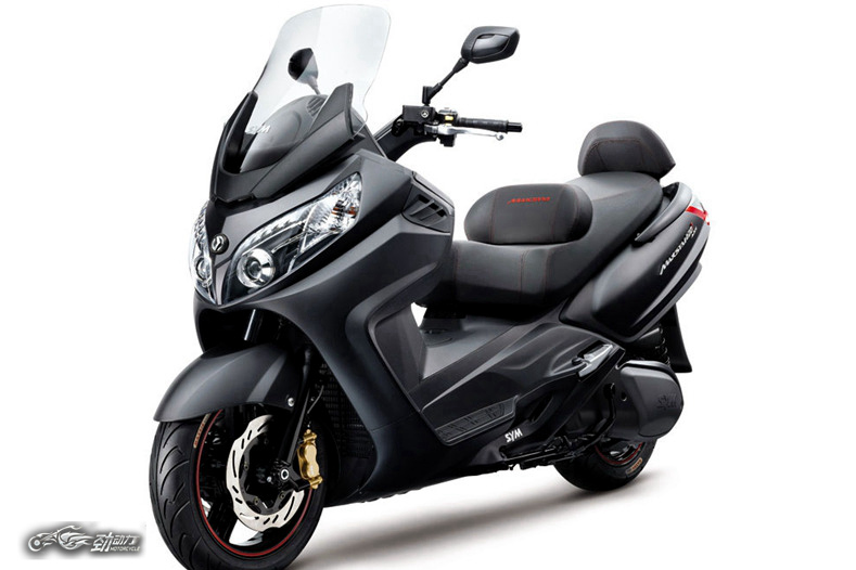 三阳踏板400max最新款,三阳maxsym400与宝马400踏板对比