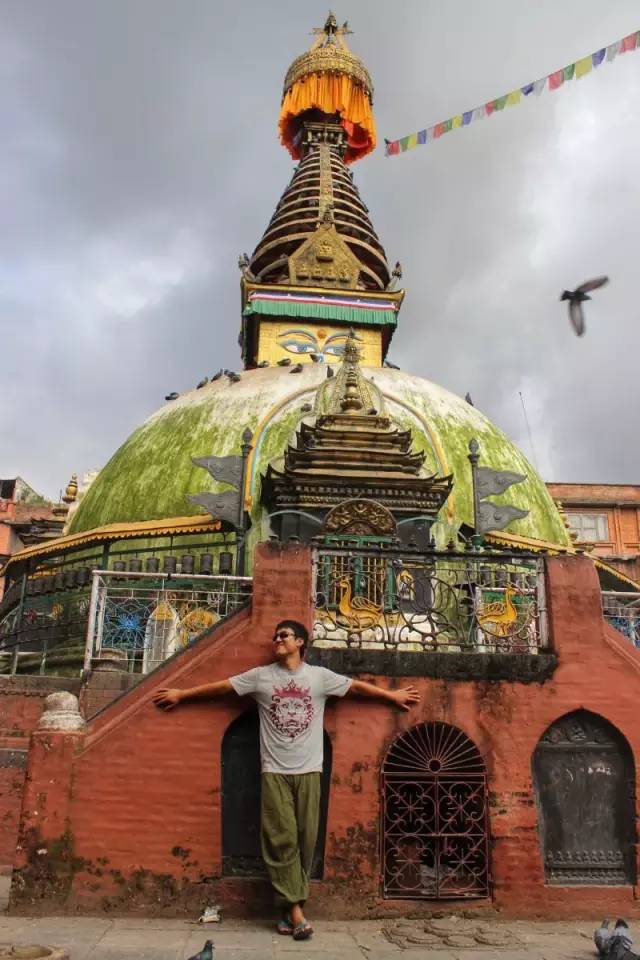 旅行叫他变沧桑，也叫他犯二，但还是死性不改