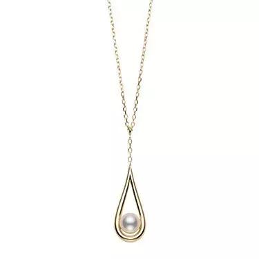 亦舒写了300本小说，买得起的只有这两个牌子