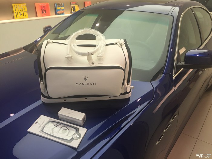 女车主提车兰博基尼,美女提车玛莎拉蒂