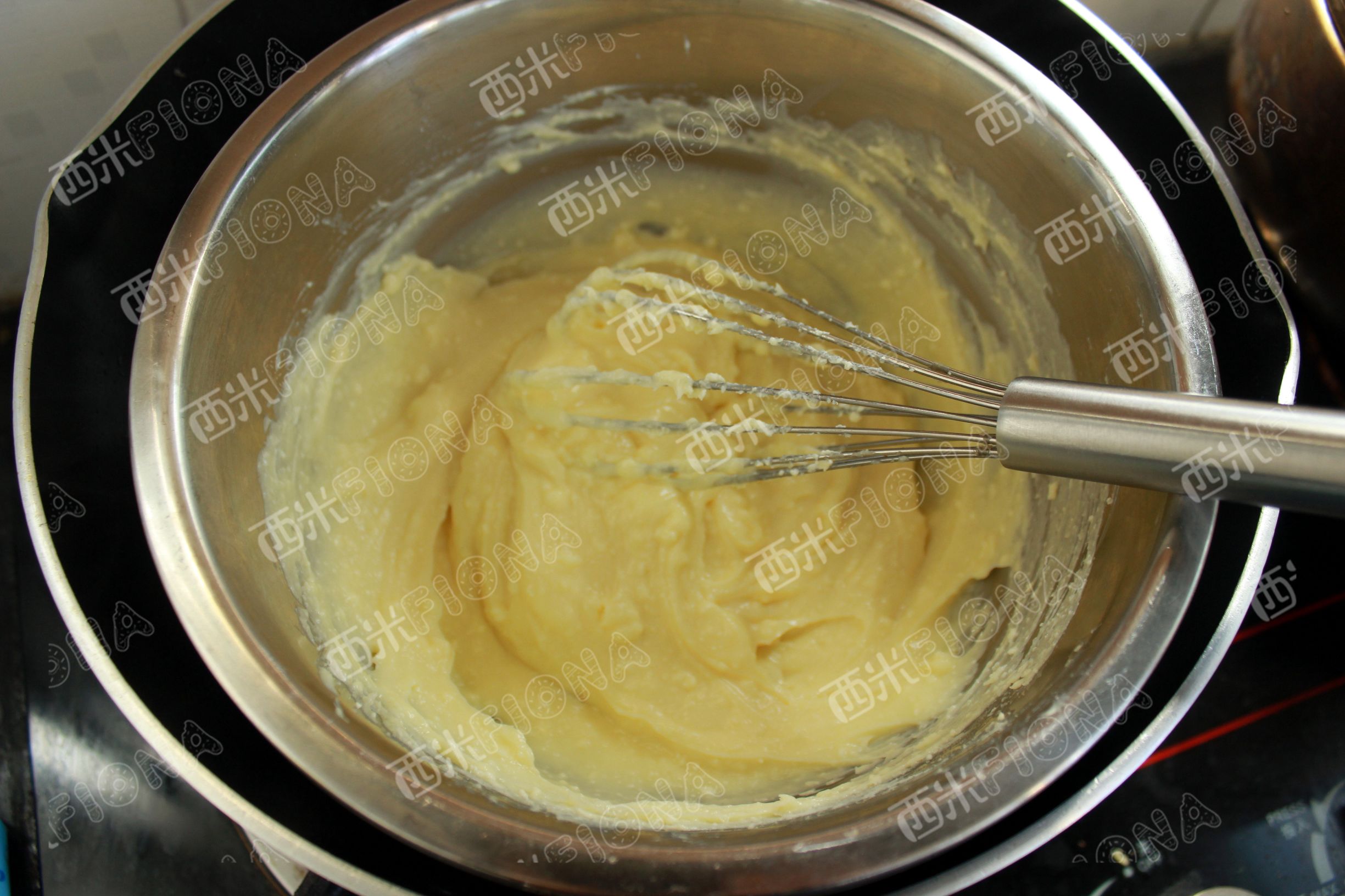 在家用小烤箱做蛋糕最简单的方法,如何不用烤箱做蛋糕最简单的方法