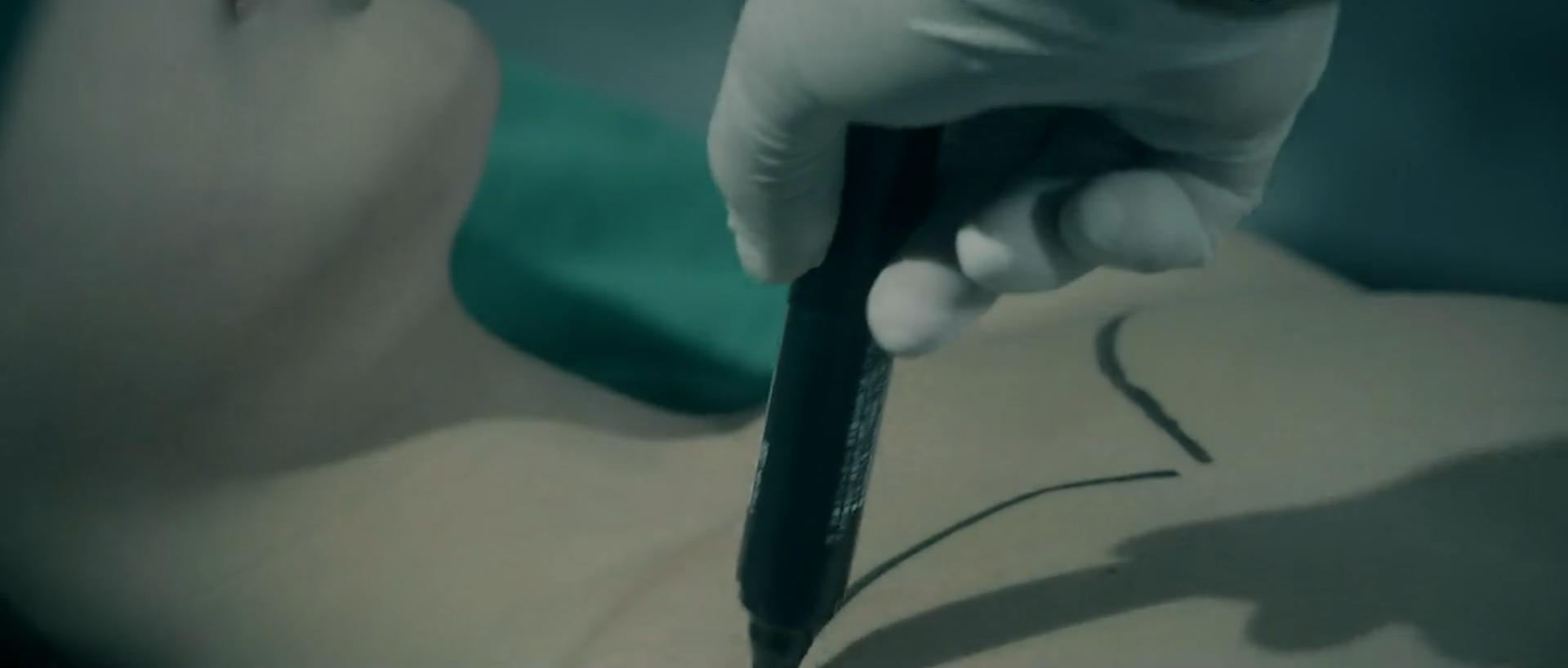 借脸|时来运转，是什么让纯洁女孩走向难以自制的深渊？