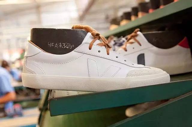 超好看超百搭的小白鞋,十大轻奢小白鞋