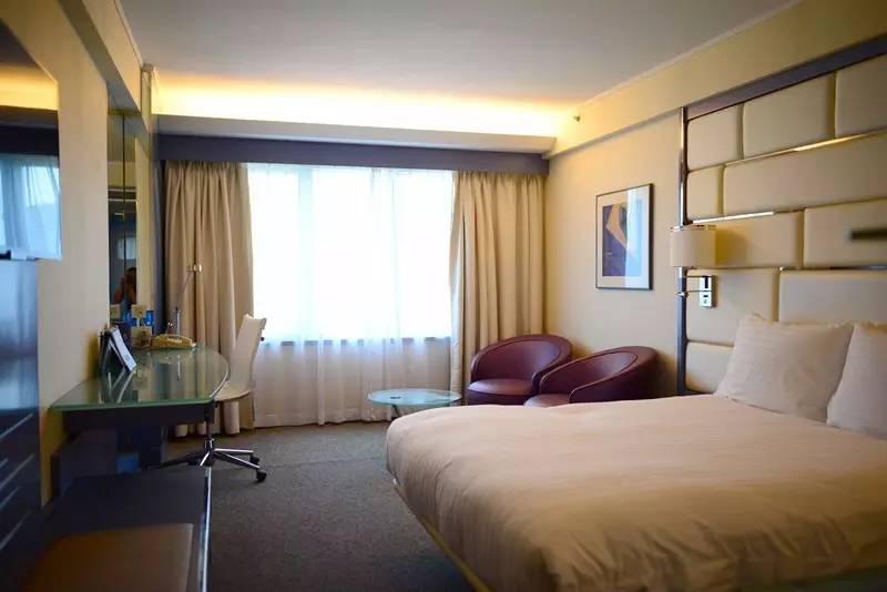 妈妈咪咪嘉年华的欢乐体验和香港郊区的生态怡然之旅