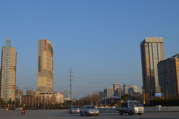 聊城东昌东路117号在什么地方,聊城振兴路上有什么标志性建筑吗