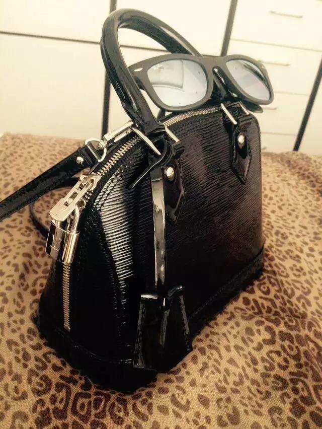 撞包也要背？这些热门包包受欢迎是有原因的