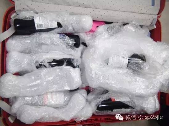 在国外海关东西被扣,华人回国被海关扣下