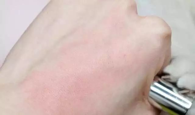 中年人基础化妆的正确步骤,90后女生经典打扮