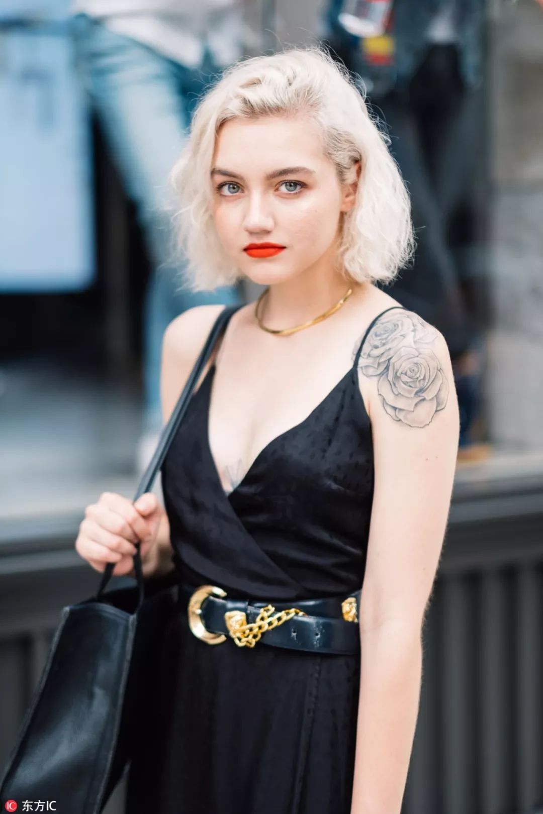 岁末趴体有点多，我该穿什么碾压全场？