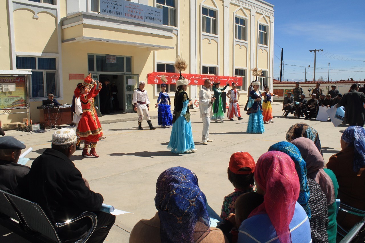 决胜小康奋斗有我脱贫致富俱欢颜,脱贫致富奔小康