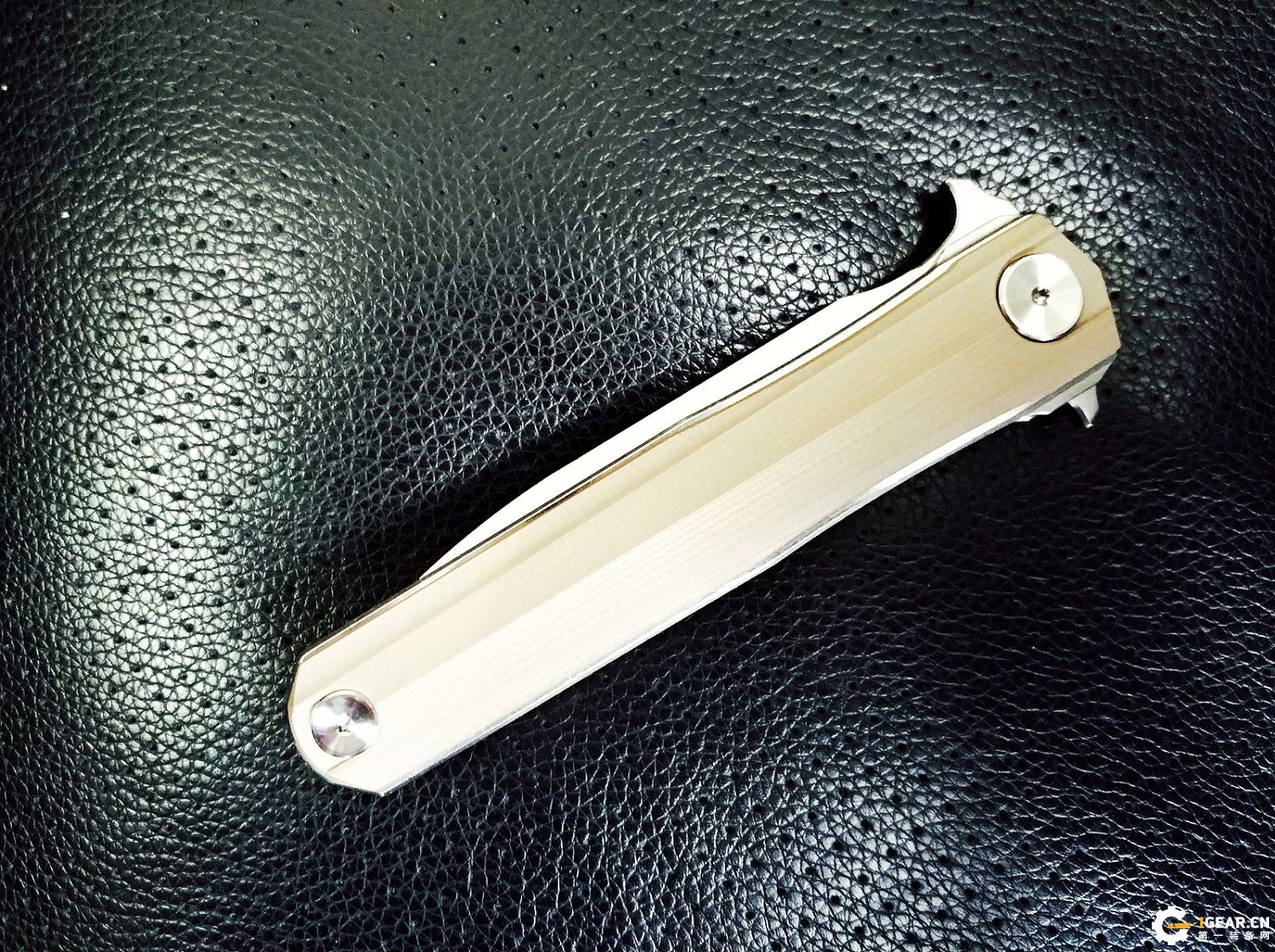 有没有一款双刃刀具，既是*刀折**，又能兼具捅刺和切削的优点呢？