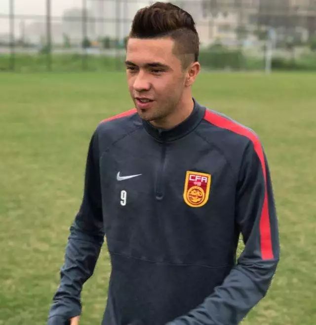 苏宁球员大合唱，他们在向谁告白？