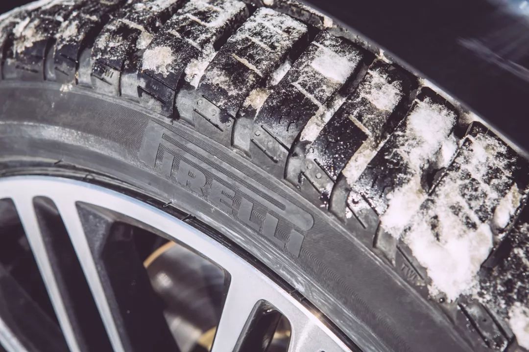 谁说的后驱车不能进独库公路,谁说后驱车不可以原地出库