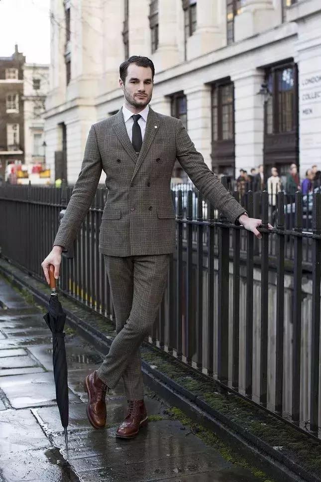 雨天皮鞋湿了怎么补救,小西装起皱什么小技巧解决