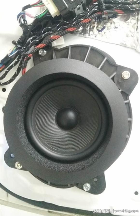 大车厢配此神器从此爱上立体声丰田陆巡升级美国K牌汽车音响
