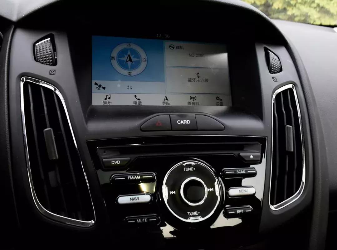 福特福克斯三厢ecoboost22款,福克斯2015款三厢ecoboost125自动