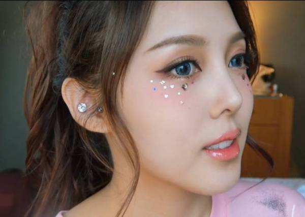 150年一遇的超级星空妆来了！快化个星空妆去看月食