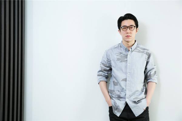 房祖名导演作品杀青,房祖名晒小时候旧照庆祝电影杀青