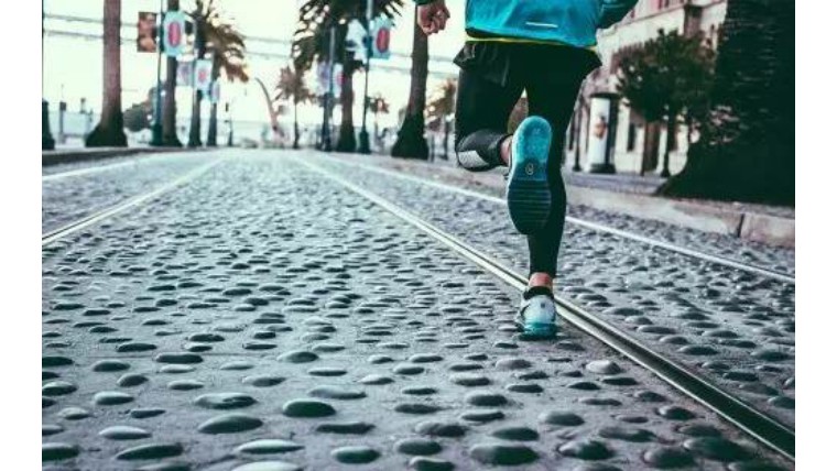 跑步小白刚开始跑步腿痛,跑步小白第一次完成全马