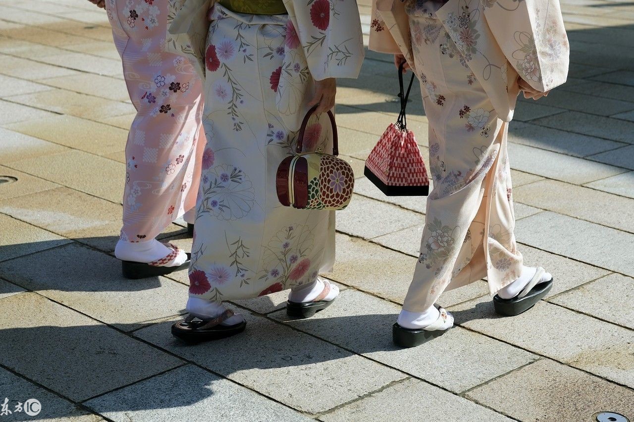 冬天摆摊卖袜子生意入门技巧,地摊卖袜子的销售技巧