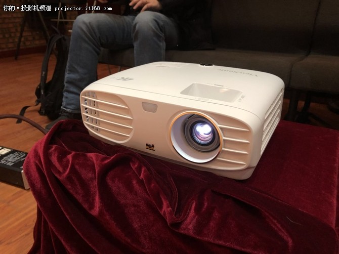 优派投影仪4k卧室哪款值得入手,优派v8-4k家用专业投影机评测