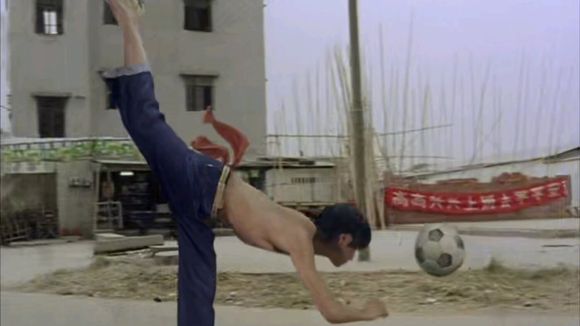 周星驰的少林足球有多么经典,少林足球周星驰展示少林绝技