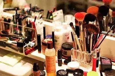 好用国产美妆推荐,ysl与迪奥彩妆哪个更好用